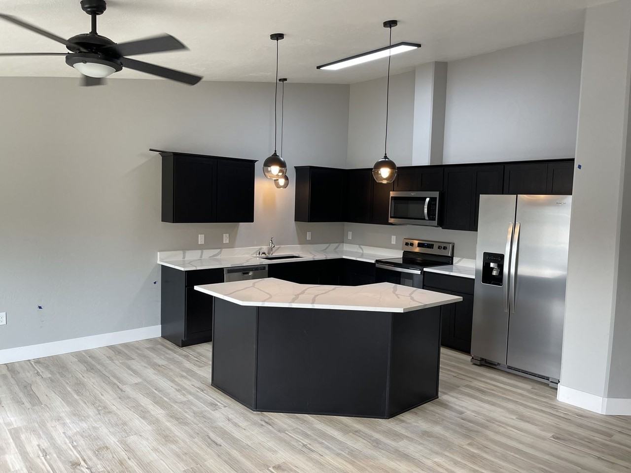 Bella Vista East Phase 3 - Photo 3 of 32