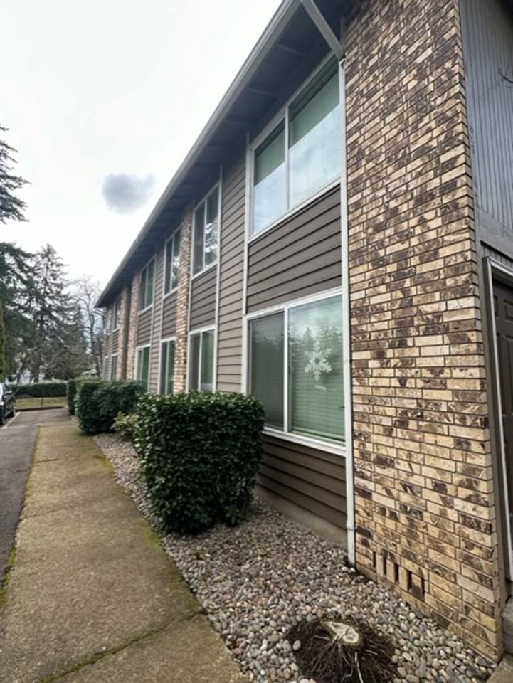 Meadowview Apartments - Photo 2 of 15