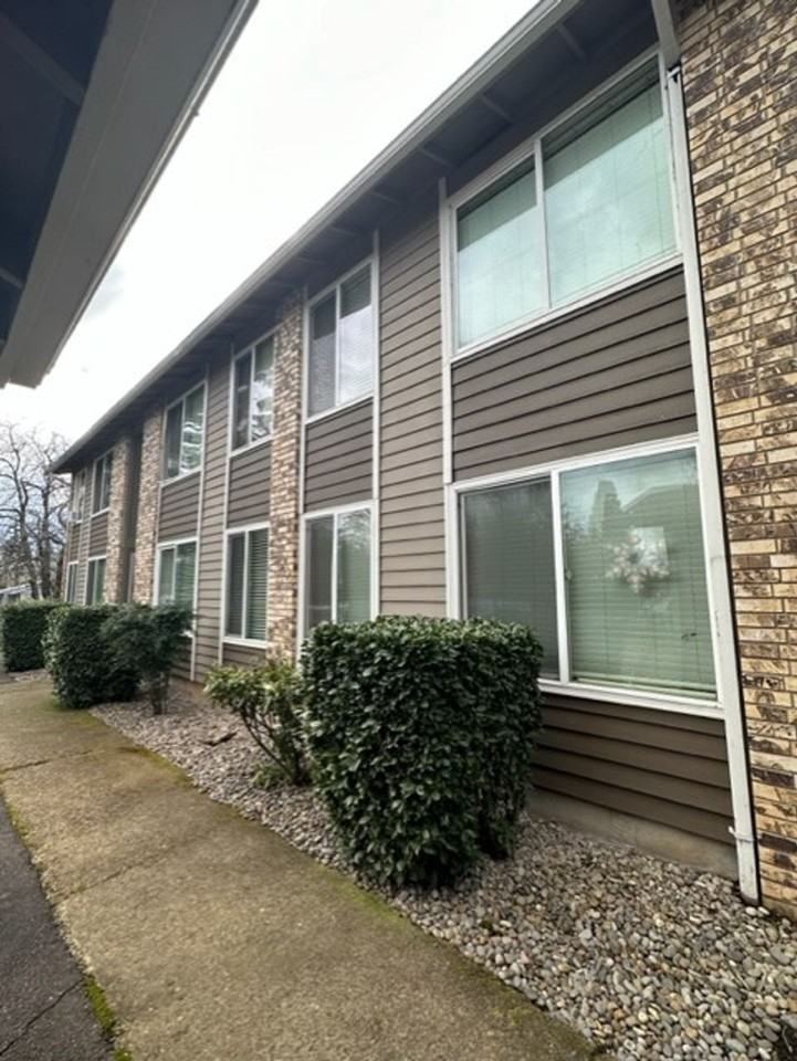 Meadowview Apartments - Photo 3 of 15