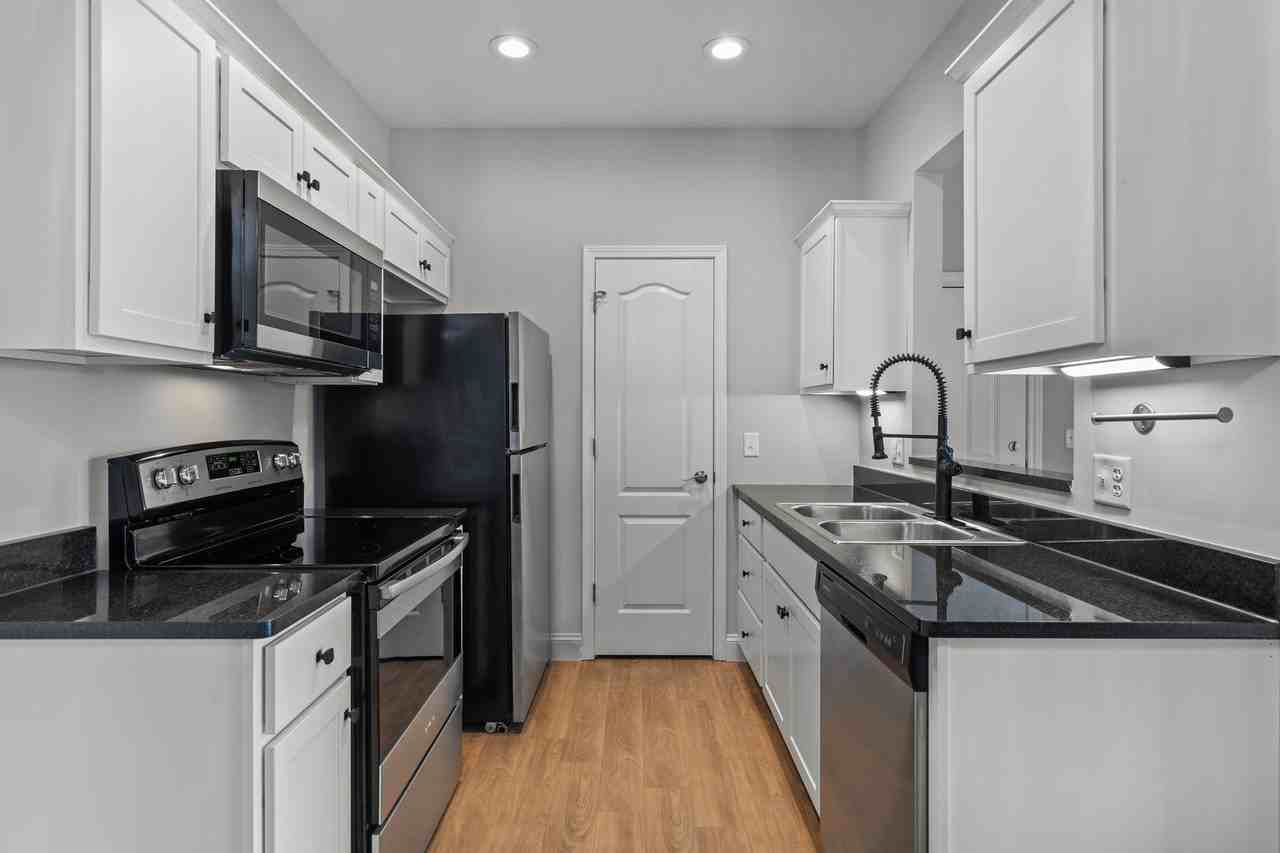 Anic Estates Apartments - Photo 3 of 37