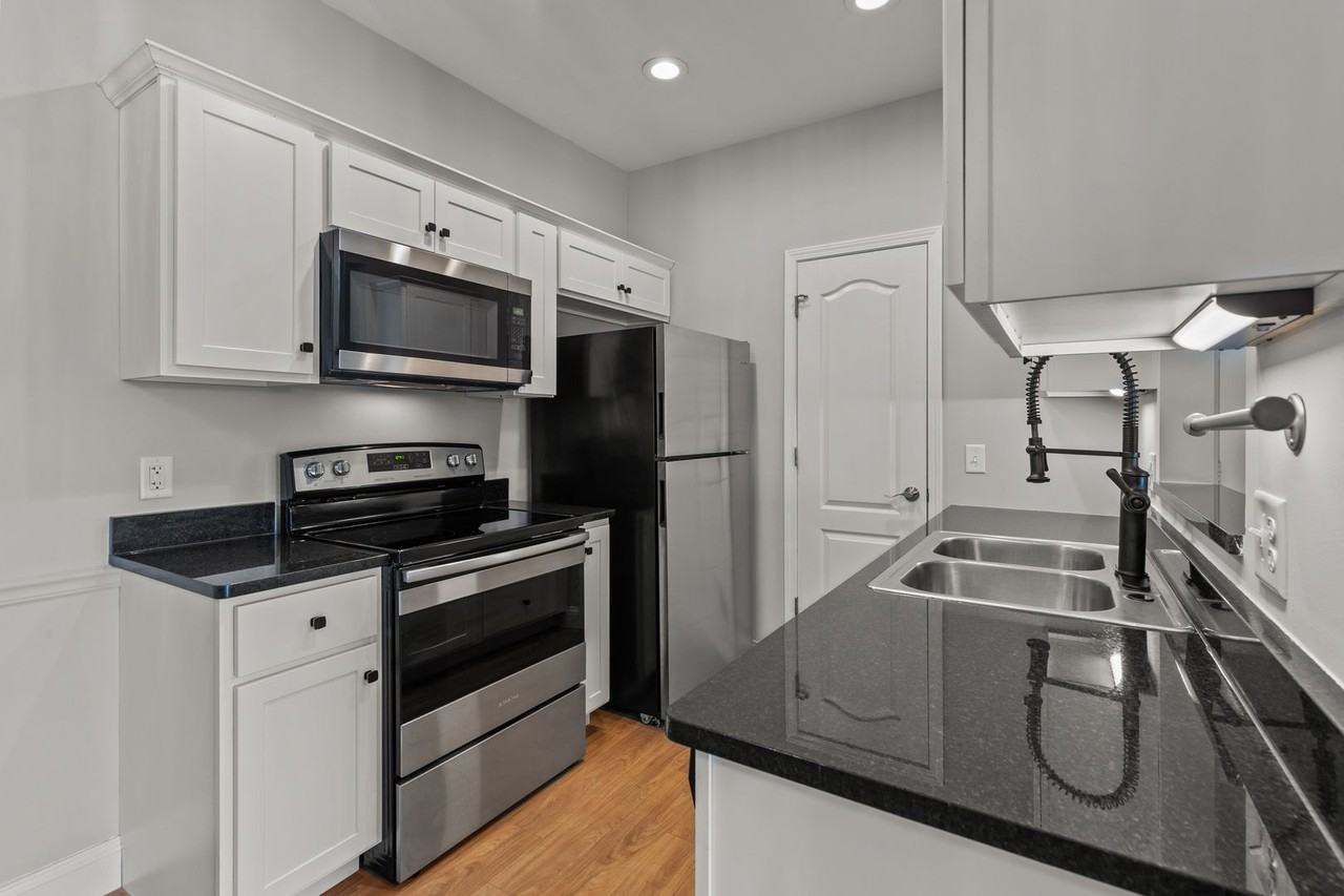 Anic Estates Apartments - Photo 5 of 37