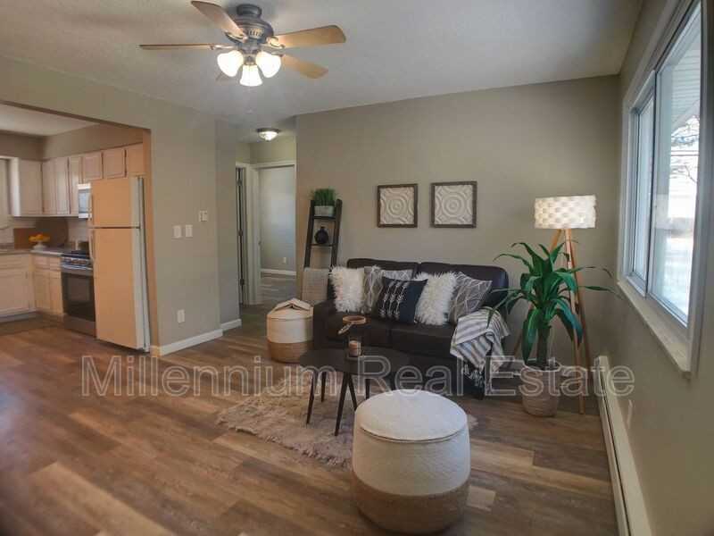 209 Oak St #2 - Photo 3 of 10