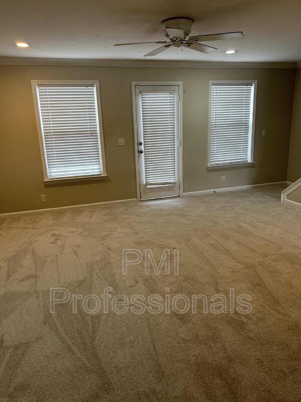 3848 Chippewa Pl - Photo 3 of 11