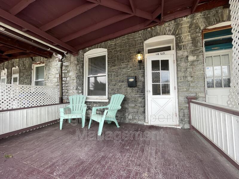 16 1/2 Belview Ave - Photo 3 of 20