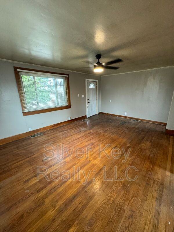 1215 Broad St - Photo 4 of 17