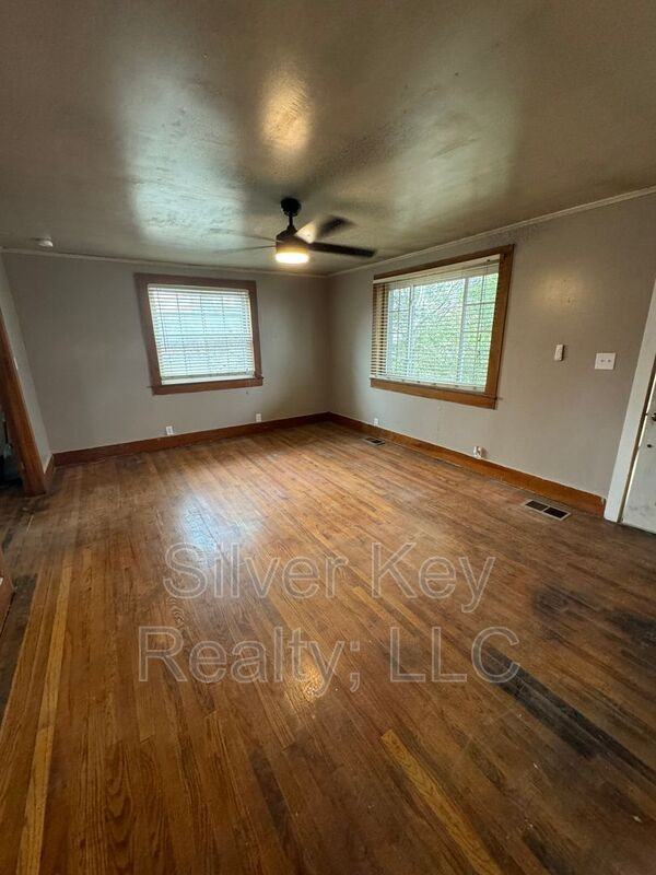 1215 Broad St - Photo 5 of 17