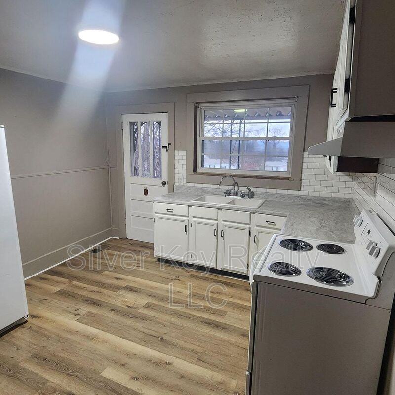 1215 Broad St - Photo 7 of 17