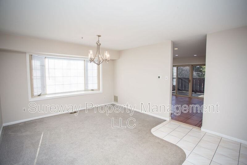 5071 Main St - Photo 4 of 46