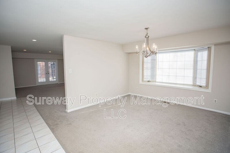 5071 Main St - Photo 5 of 46
