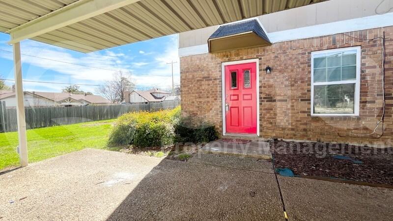 2117 Fleur De Lis Ct - Photo 2 of 17