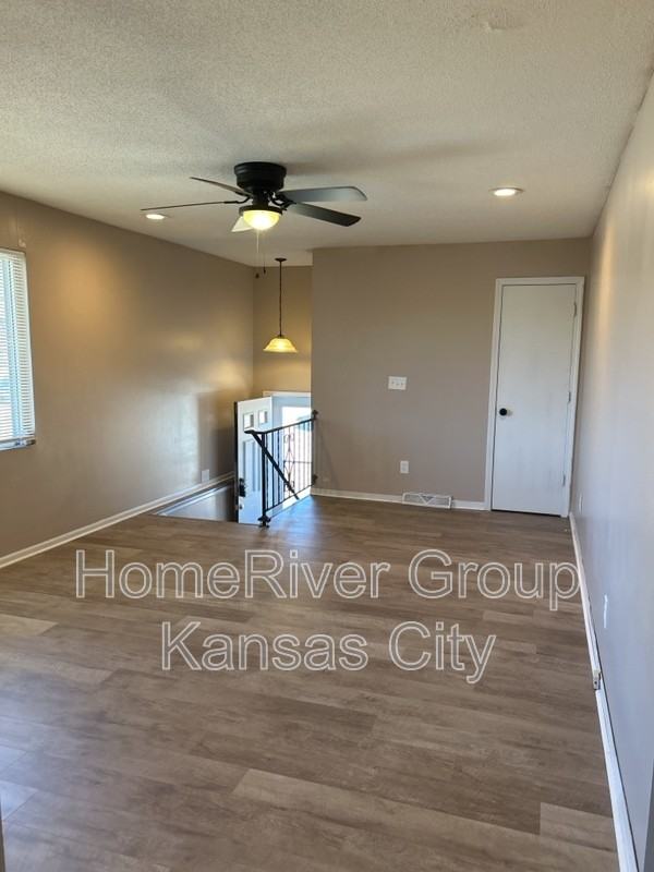 5929 Freeman Ave - Photo 2 of 9