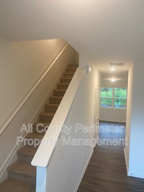 1117 Union Pacific Way - Photo 2 of 18