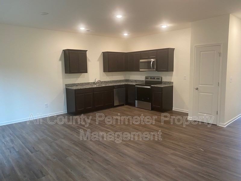 1117 Union Pacific Way - Photo 3 of 18