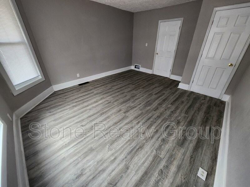 1110 N 9th St - Photo 4 of 10