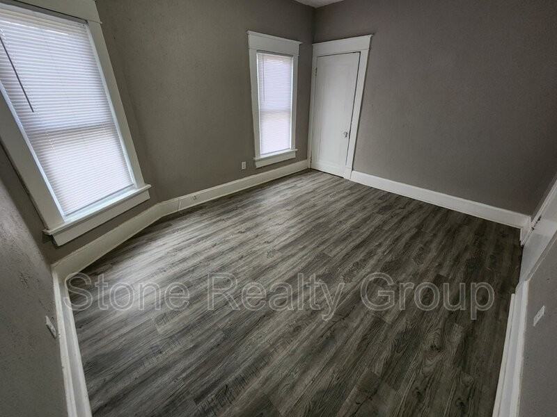 1110 N 9th St - Photo 5 of 10