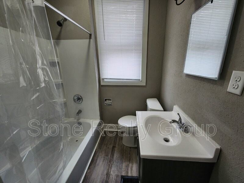 1110 N 9th St - Photo 7 of 10