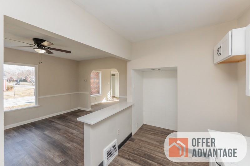 1284 Avondale Rd - Photo 3 of 10