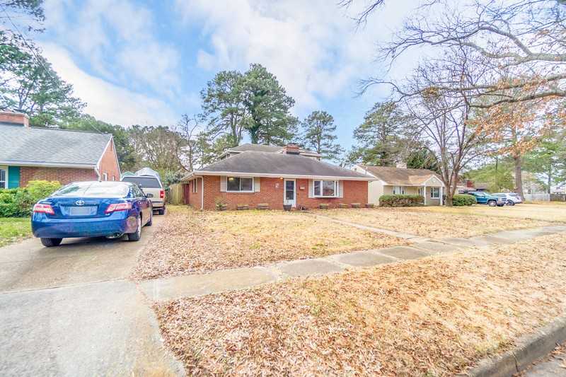 209 W Bayview Blvd - Photo 3 of 22