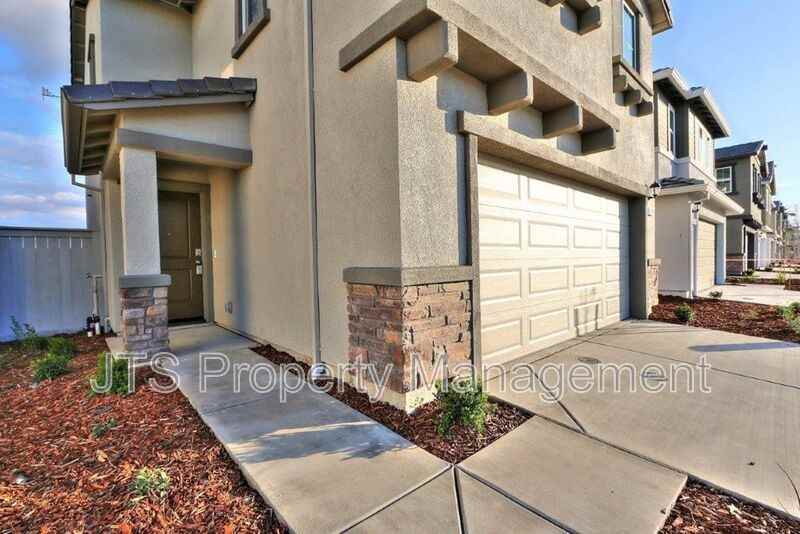 2049 Shady Tree Cir - Photo 3 of 50