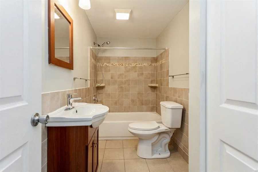 1209 Madison/1210 Hyde Park - Photo 4 of 35