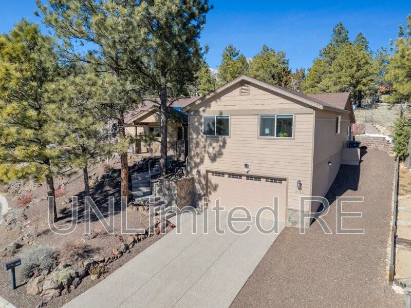 2723 N Sandstone Way - Photo 2 of 31