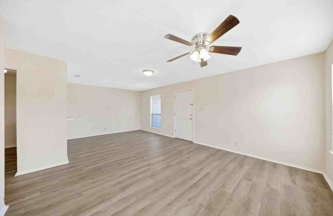 Bremen Road - 3607, Unit 4 - Photo 3 of 25