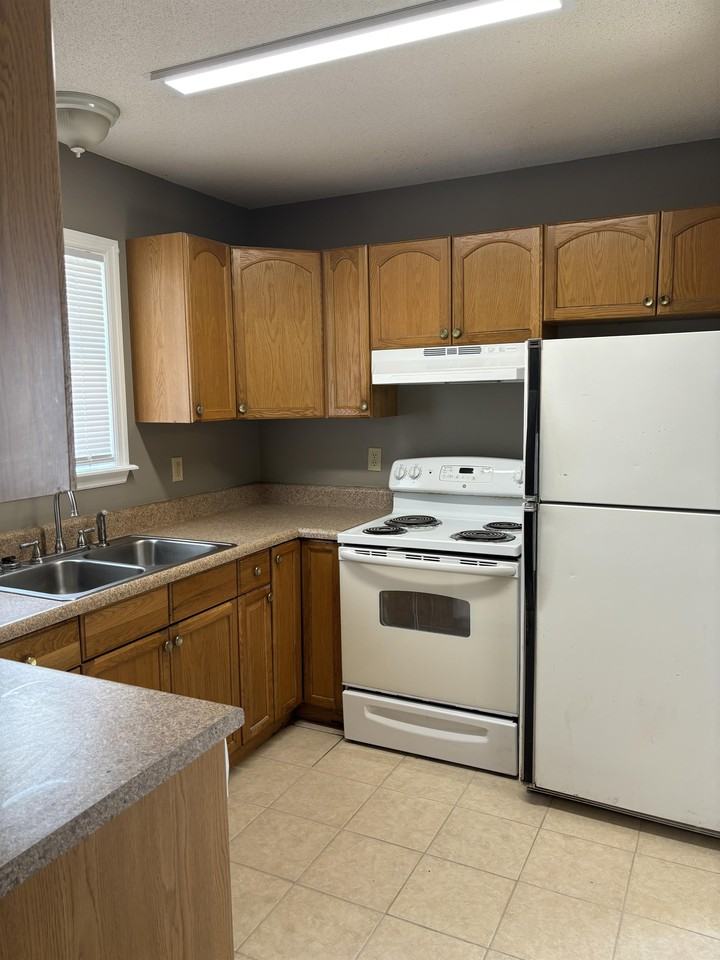 1778 Almond Tree Pl Apt B #1 - Photo 4 of 10