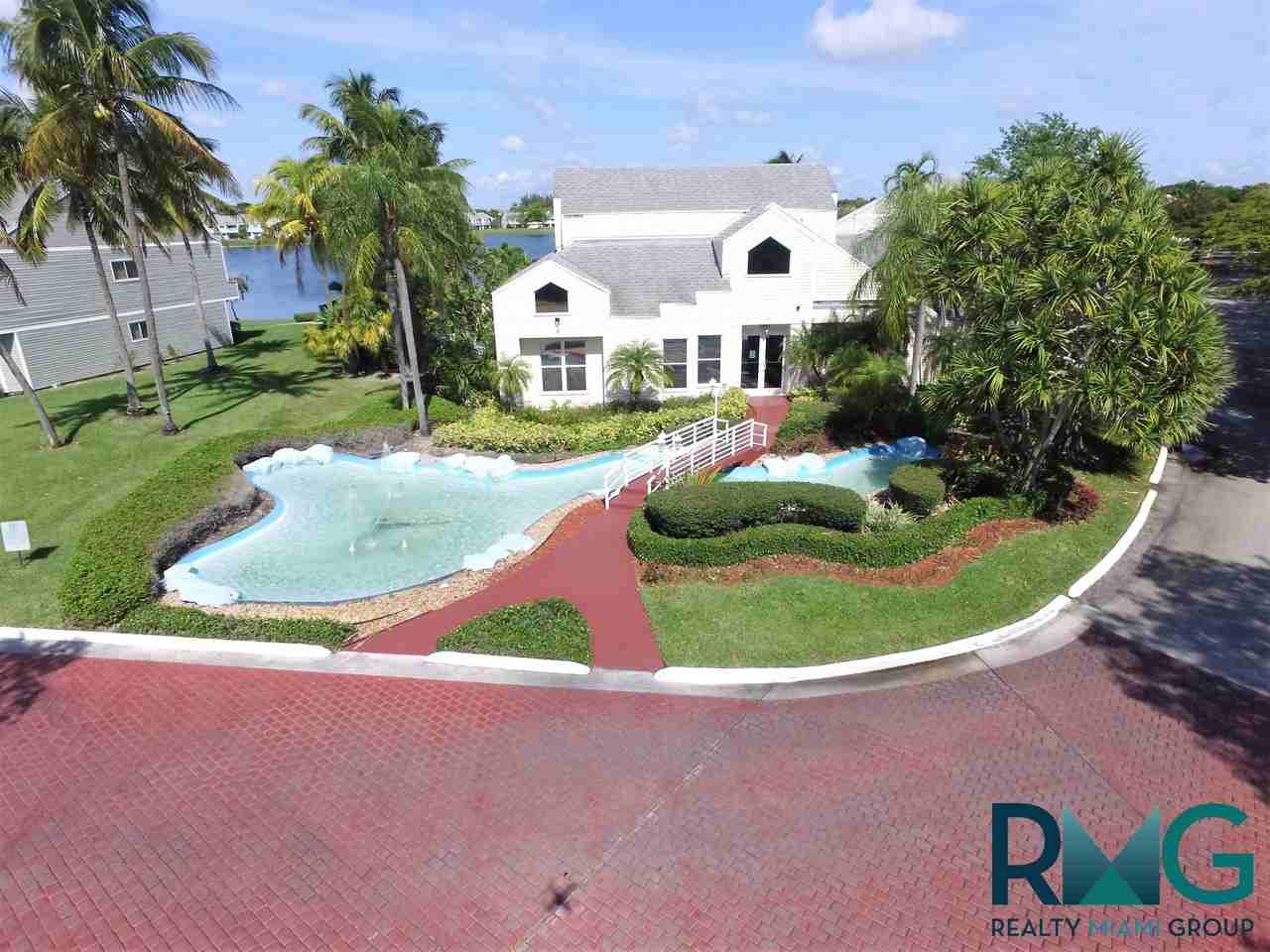 3469 Nw 44th St #1 - Photo 3 of 16