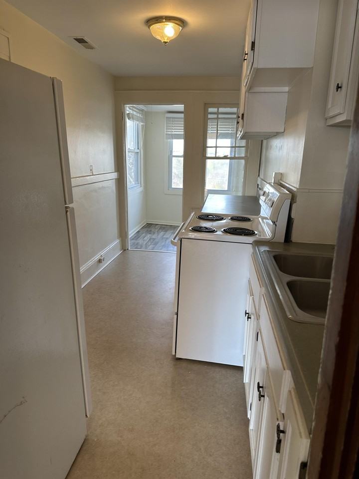 891 Haywood Rd #1 - Photo 4 of 12