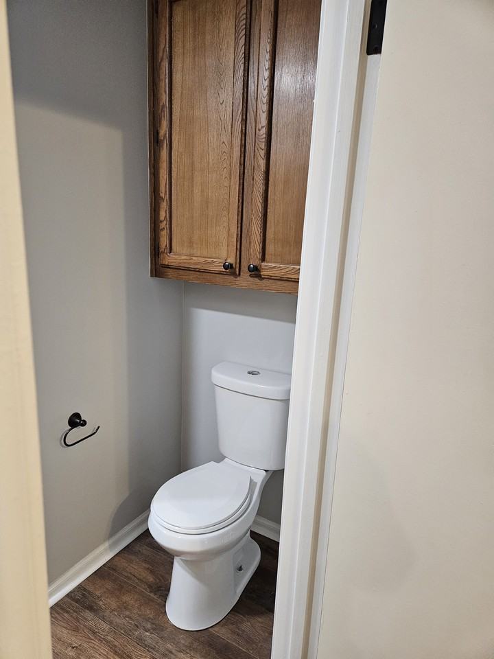 422 Longwood Ct #F - Photo 3 of 15