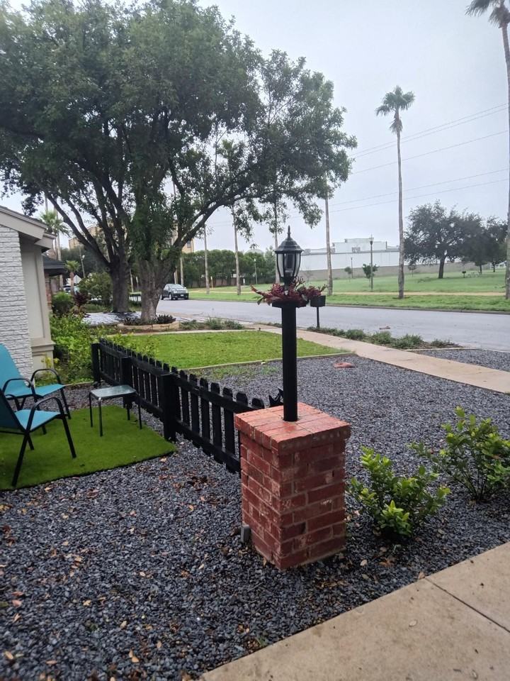 1114 Bluebird Ave - Photo 2 of 7