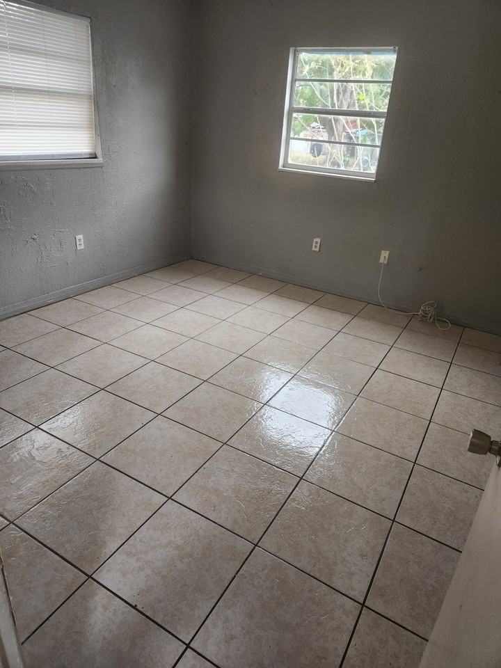 41 Queens Ct #NA - Photo 3 of 8