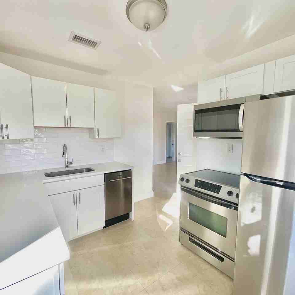 5325 18th Ave S #NA - Photo 2 of 12