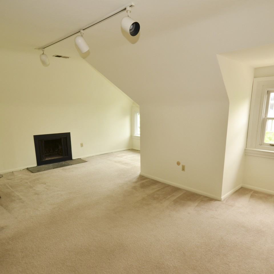 6350 Aurelia St #504 - Photo 3 of 6