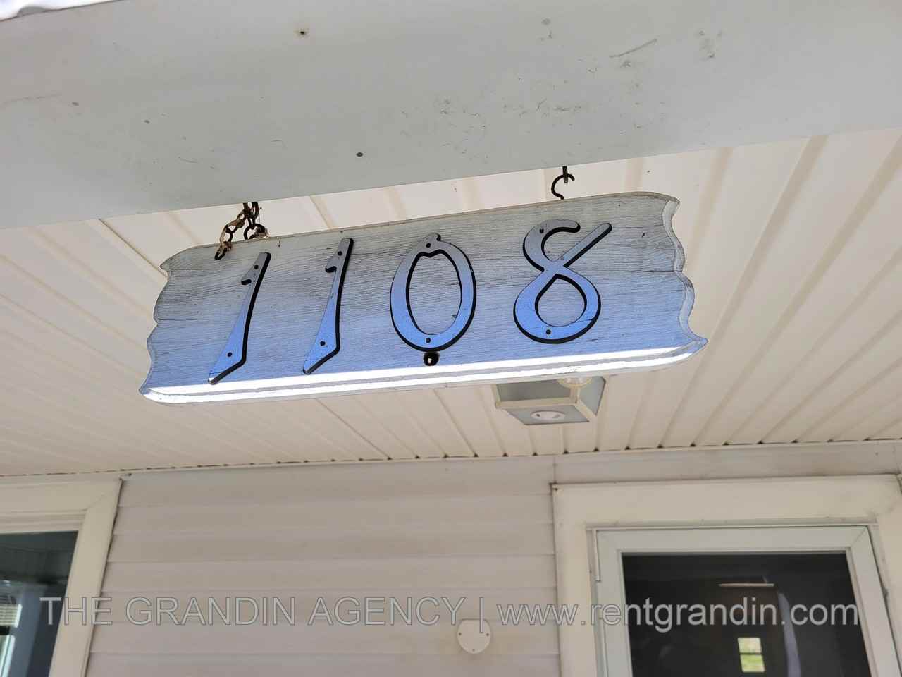 1108 Tompkins Ave Se - Photo 2 of 28
