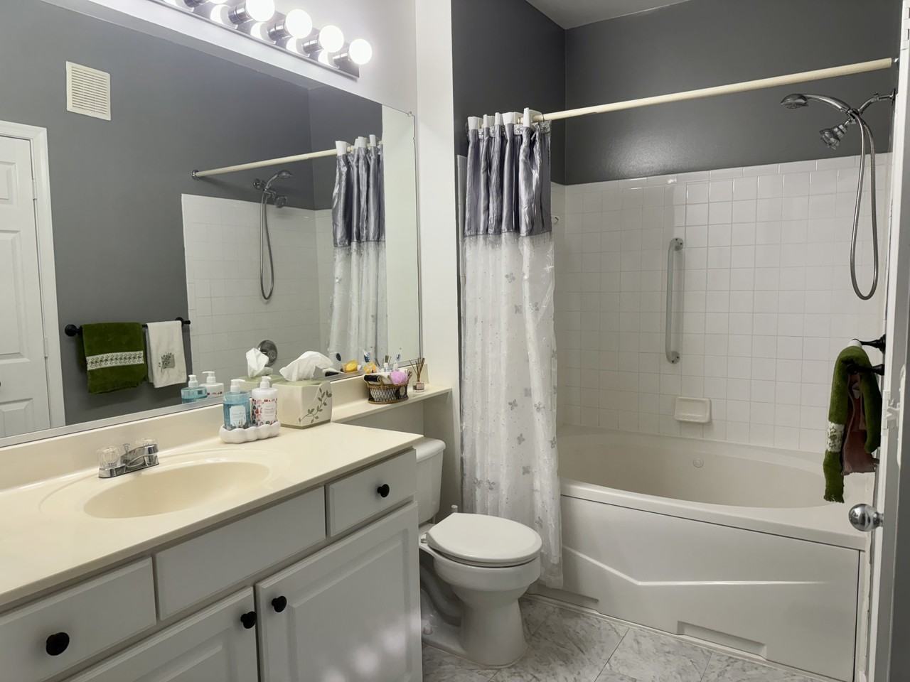 0001 Undisclosed Street #AB03 - Photo 3 of 17