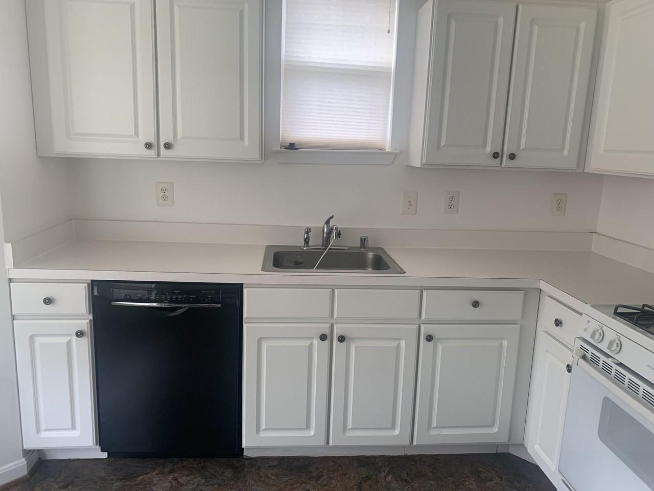 0001 Undisclosed Street #AB03 - Photo 7 of 17