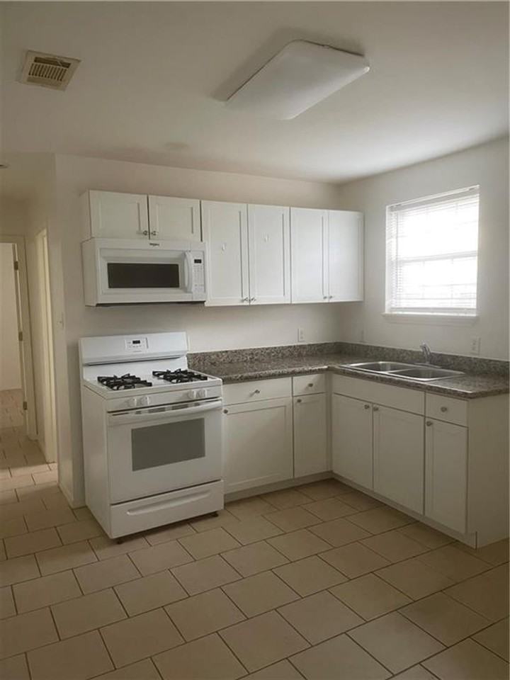 3617 Alfred St #3617 - Photo 4 of 6