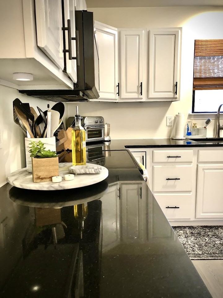 1400 Walsh St - Photo 3 of 50