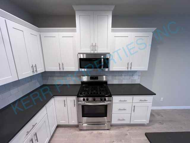 12446 Southeast Water Drop Way - Photo 5 of 19