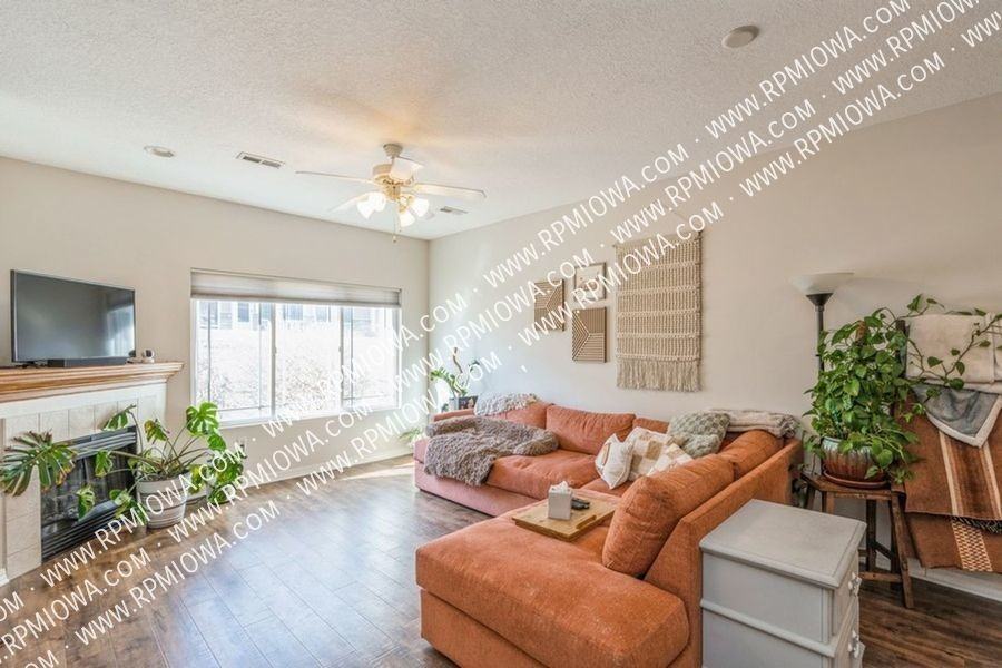 2240 Hart Ave #4 - Photo 2 of 16