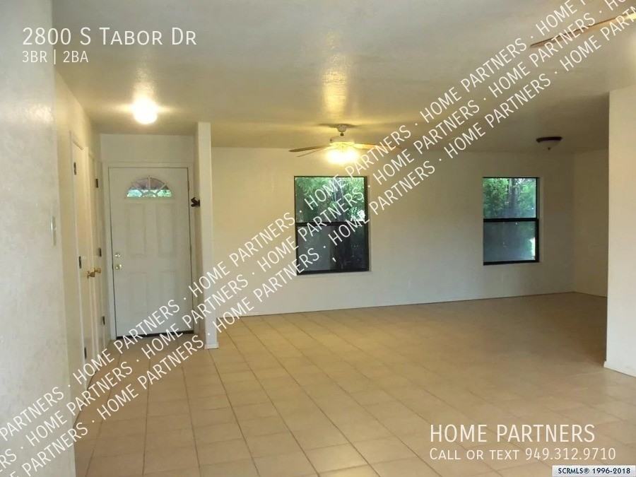 2800 Tabor Ave - Photo 3 of 20