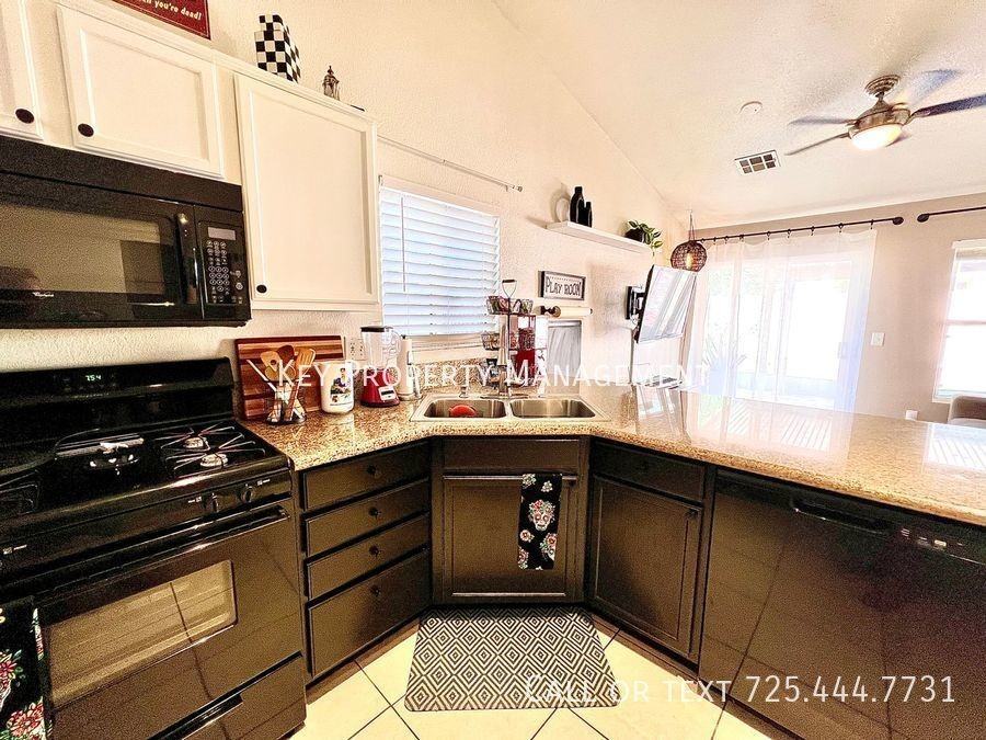 2742 Herron Hills St - Photo 2 of 32