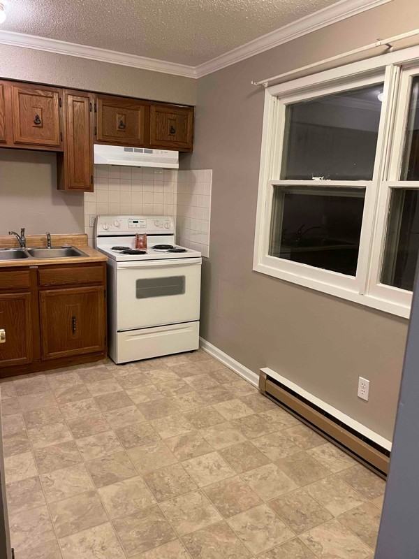 1002 N Maple St #B - Photo 2 of 11