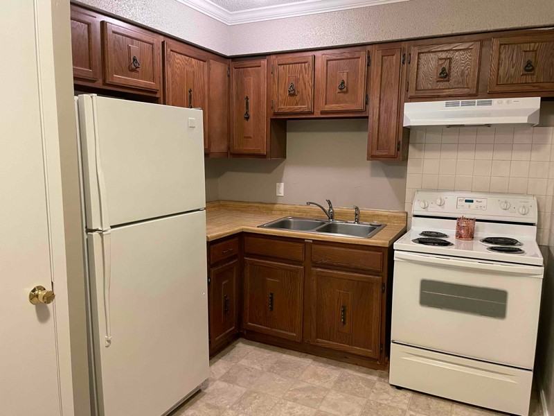 1002 N Maple St #B - Photo 3 of 11