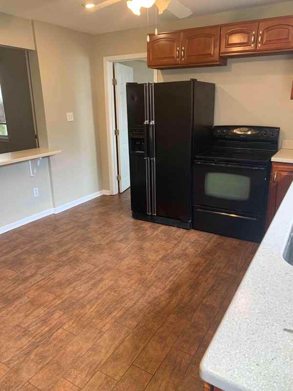 923 N Rendon St #B - Photo 2 of 7