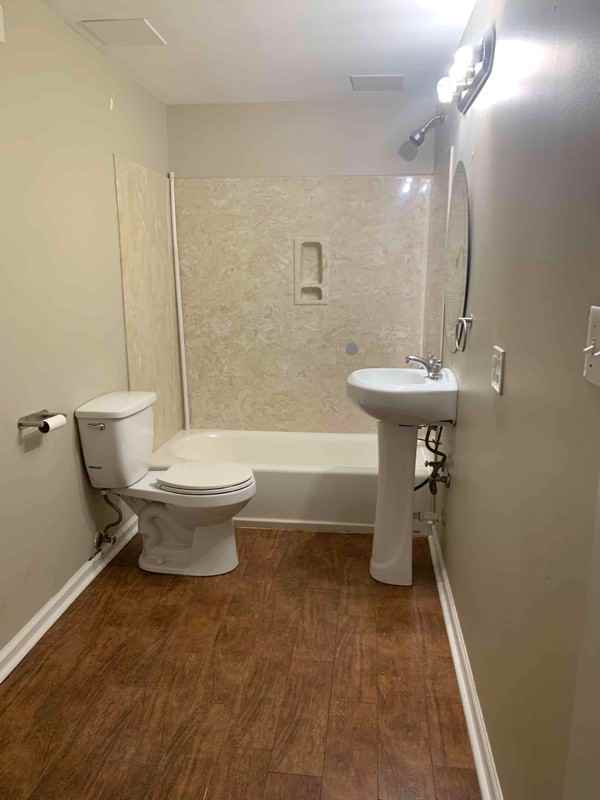 923 N Rendon St #B - Photo 3 of 7