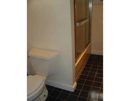 260 Lowell Ave - Photo 2 of 8