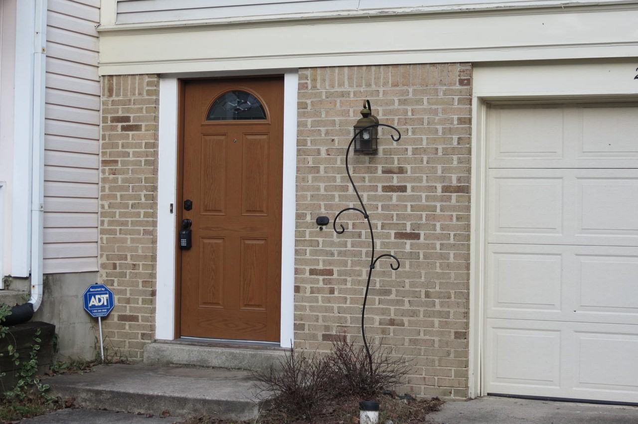 2208 Wimbledon Cir #1 - Photo 3 of 34