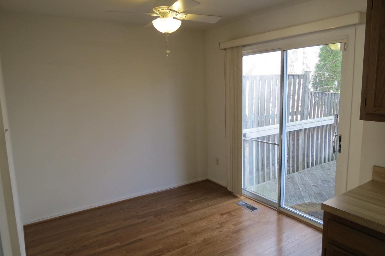 2208 Wimbledon Cir #1 - Photo 7 of 34